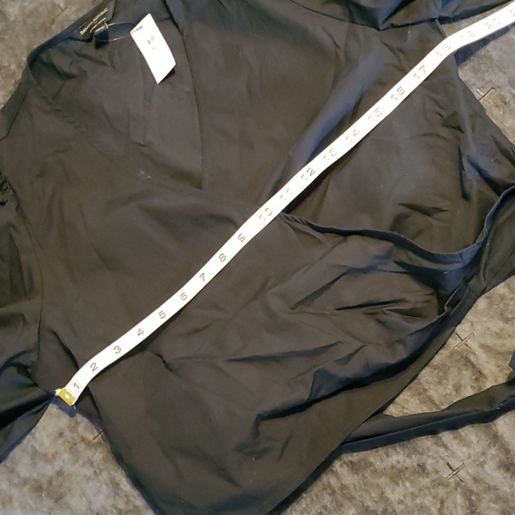 NWT Banana Republic wrapper shitt - Picture 3 of 5